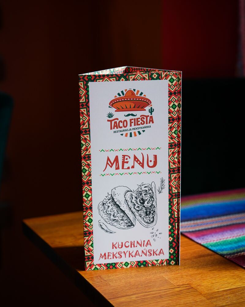 Karta menu Taco Fiesta na stoliku